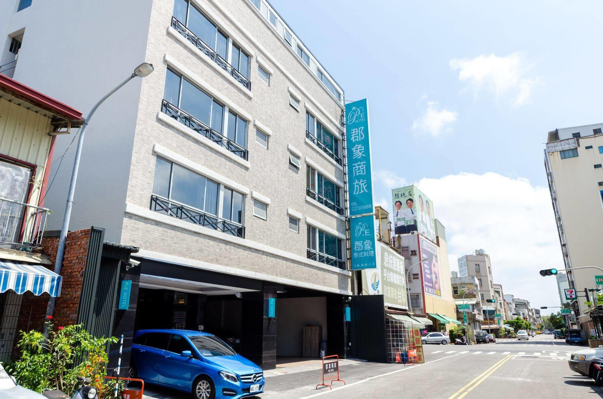 P&E Hotel Tainan Exterior photo